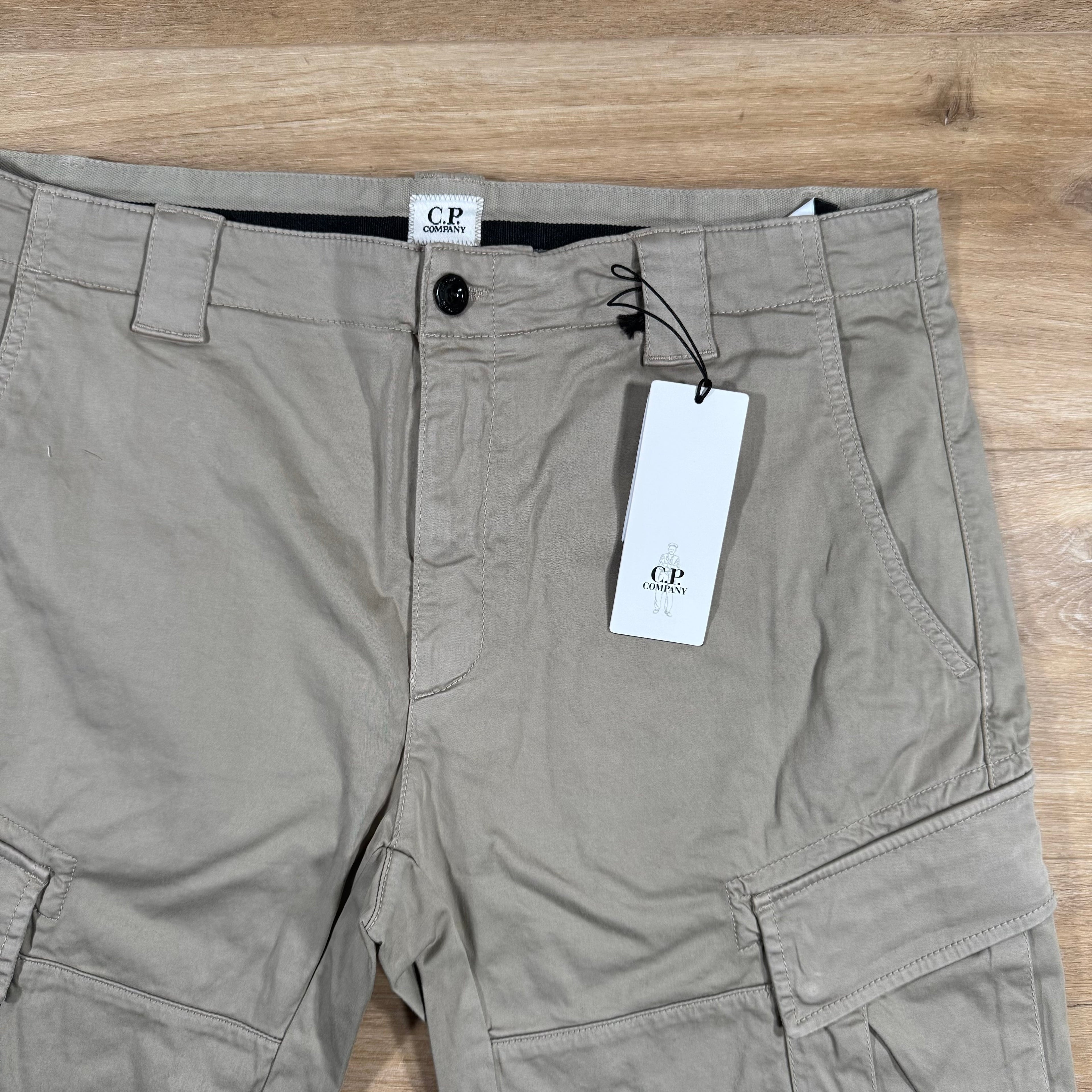CP Company Stretch Sateen Lens Cargo Shorts in Vintage Khaki