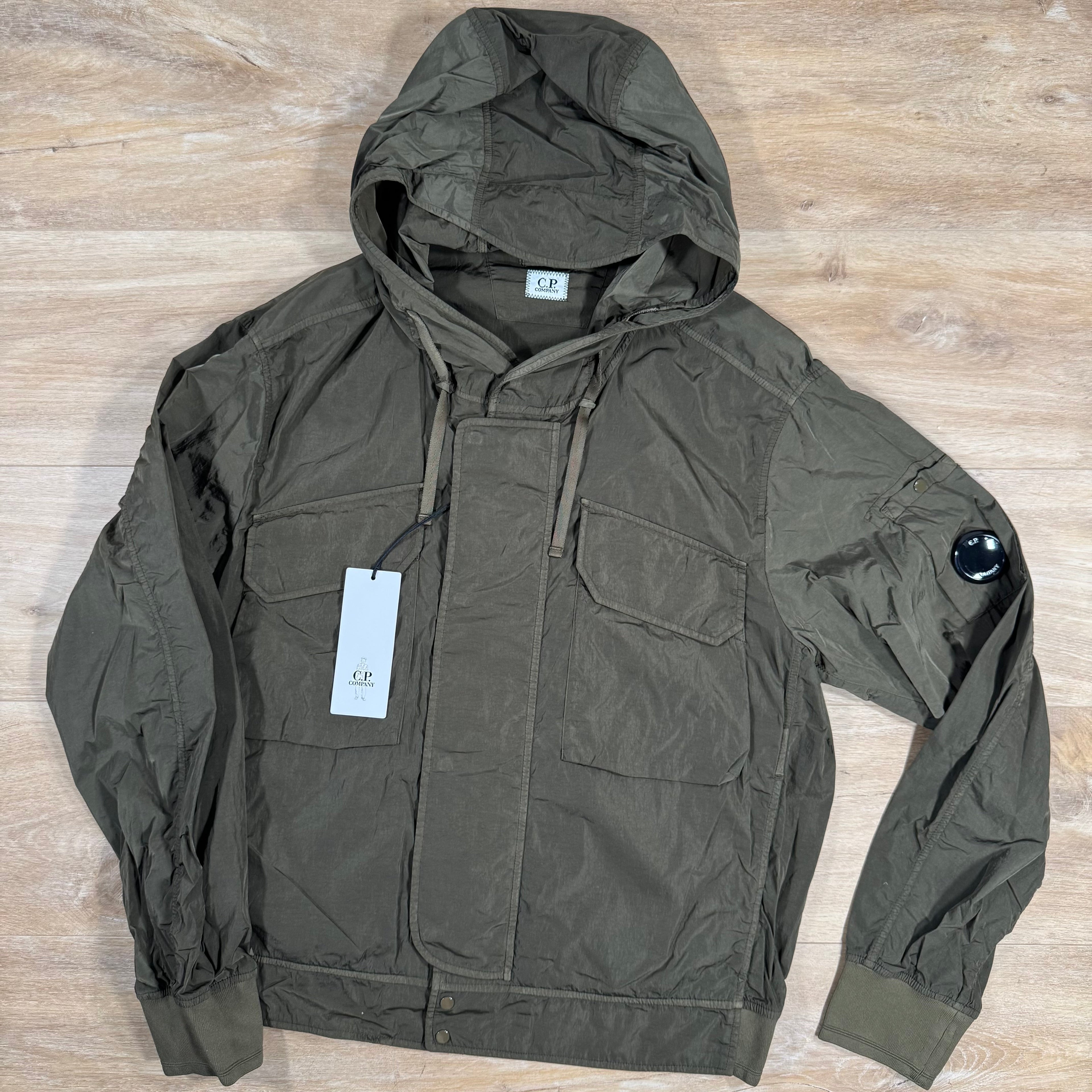 CP Company Chrome-R Hooded Lens Jacket in Ivy Green