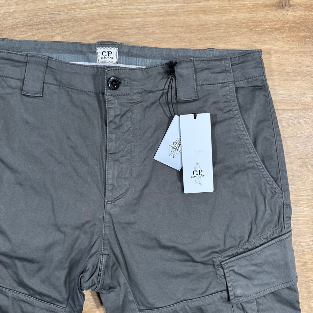 CP Company Stretch Sateen Lens Cargo Shorts in Smoked Pearl