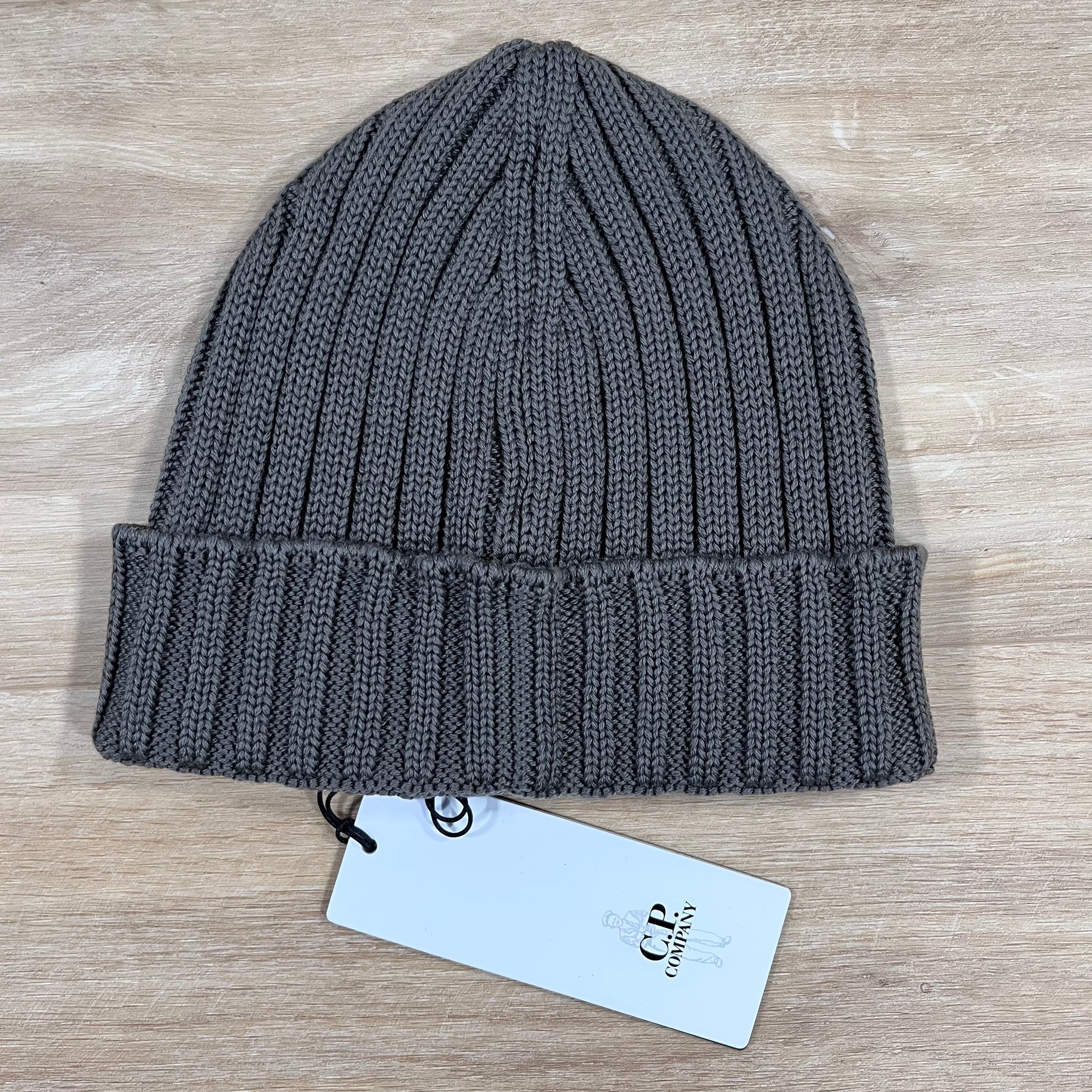 CP Company Extra Fine Merino Wool Logo Beanie in Walnut