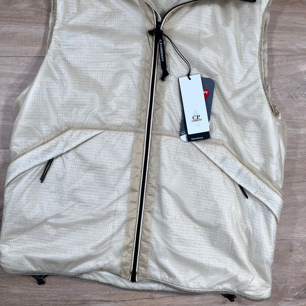 CP Company Nada Shell Goggle Padded Gilet in Pistachio Shell